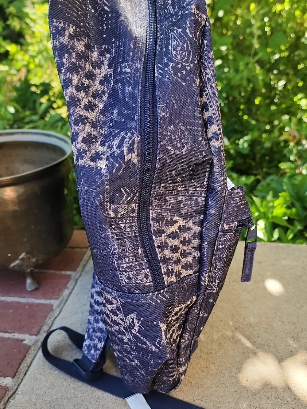 NWOT Billabong Navy Blue/Tan Patterned Backpack
